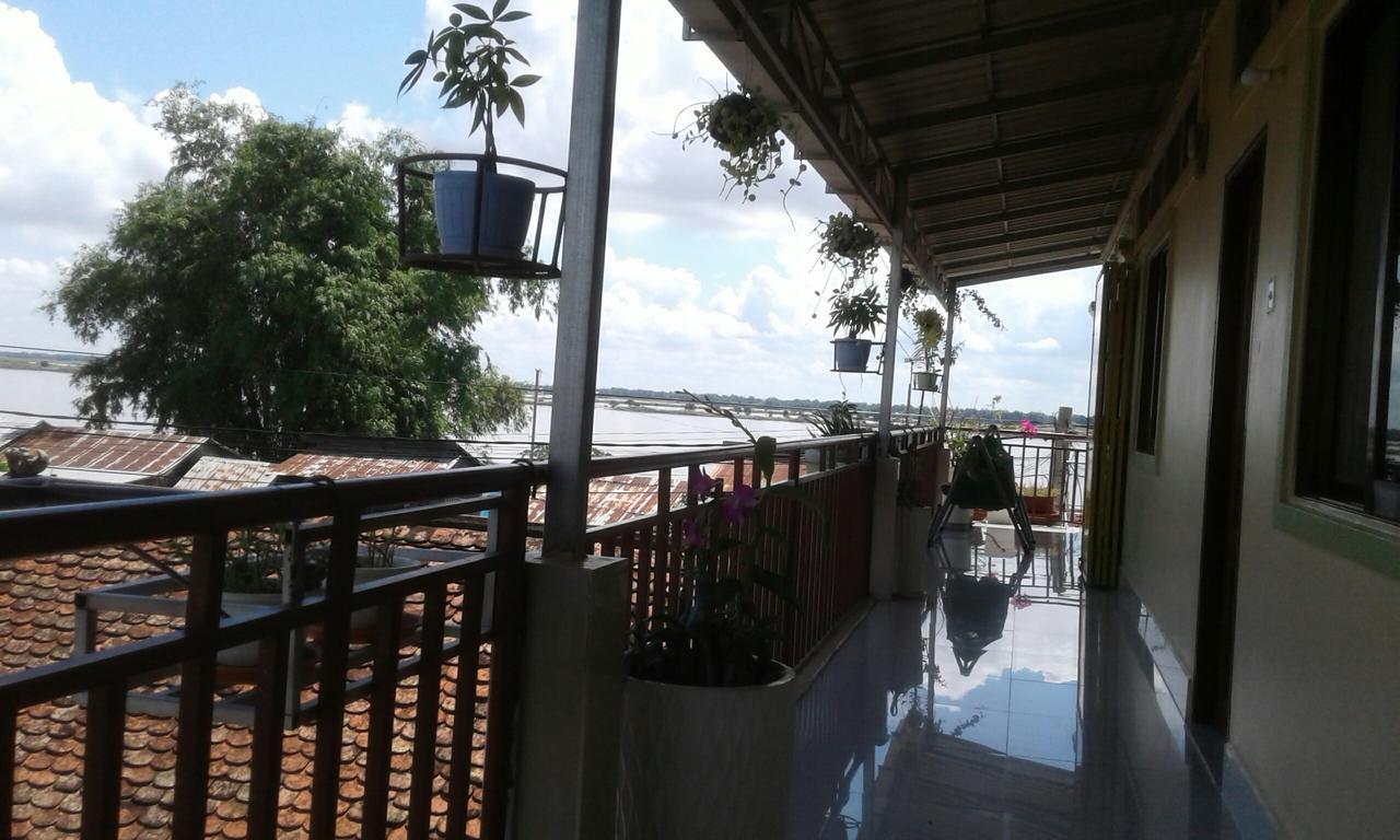 Phalla Riverside Hotel Kampong Cham Exterior photo